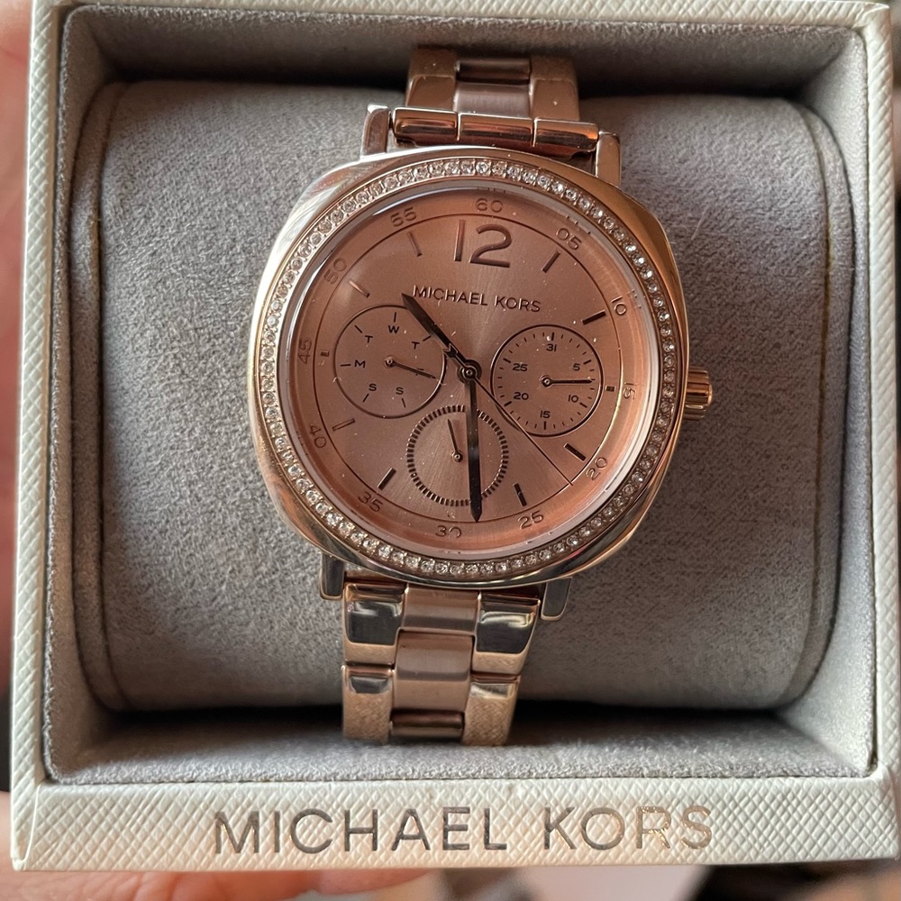Rose gold michael kors watch